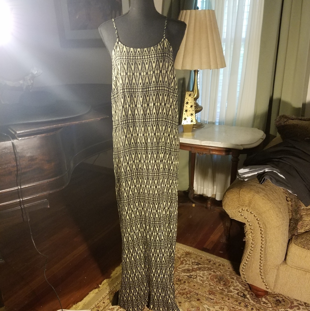 DRESS